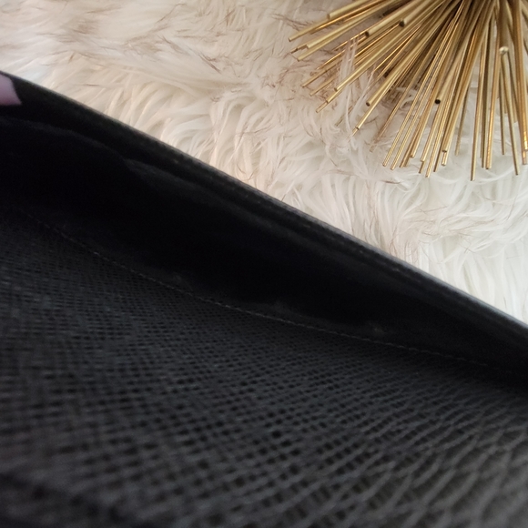 Louis Vuitton Taiga Baikal Wristlet - Picture 6 of 9